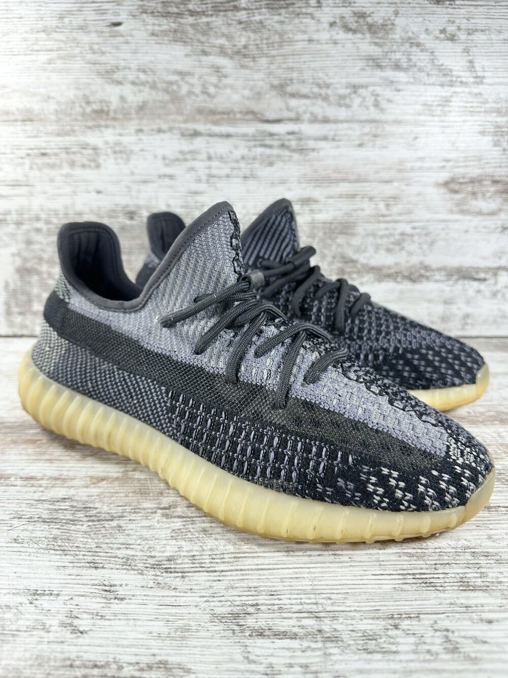 Men's Adidas Yeezy Boost 350 V2 Black Carbon8 Sneakers Sz 8.5 Athletic EUC!